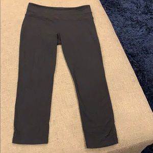 black lululemon crops !!